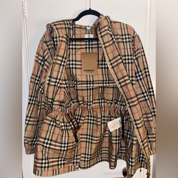 BURBERRY RAIN COAT - Picture 2 of 3